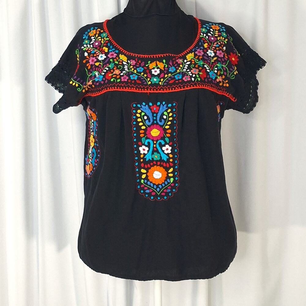 Mexican Women's XXL Embroidered Floral Blouse Black Cotton Crochet Sleeves